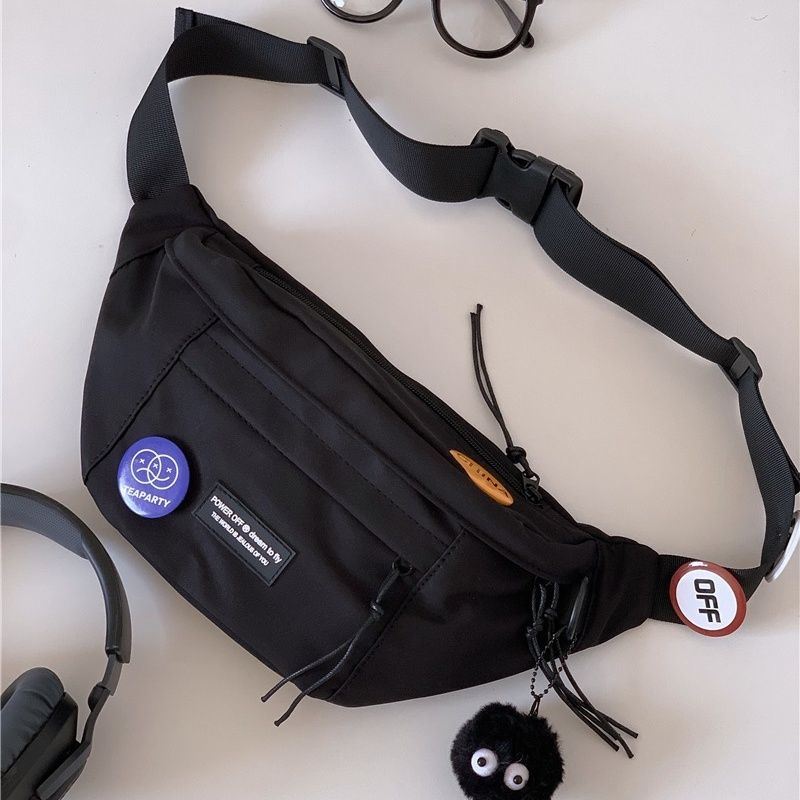 L42 - BLACK WITH FOUR RANDOM BADGES AND BLACK COAL BALLS
